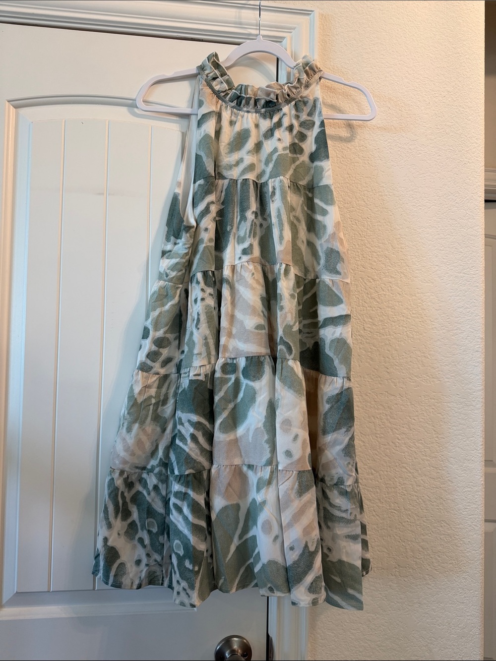 ENTRO Green Ruffle Pattern Sleevless Dress, Sz L